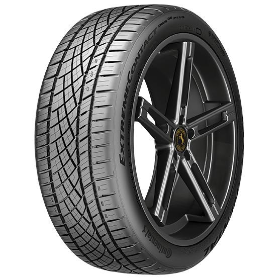 Continental ExtremeContact DWS06 Plus tire tread pattern