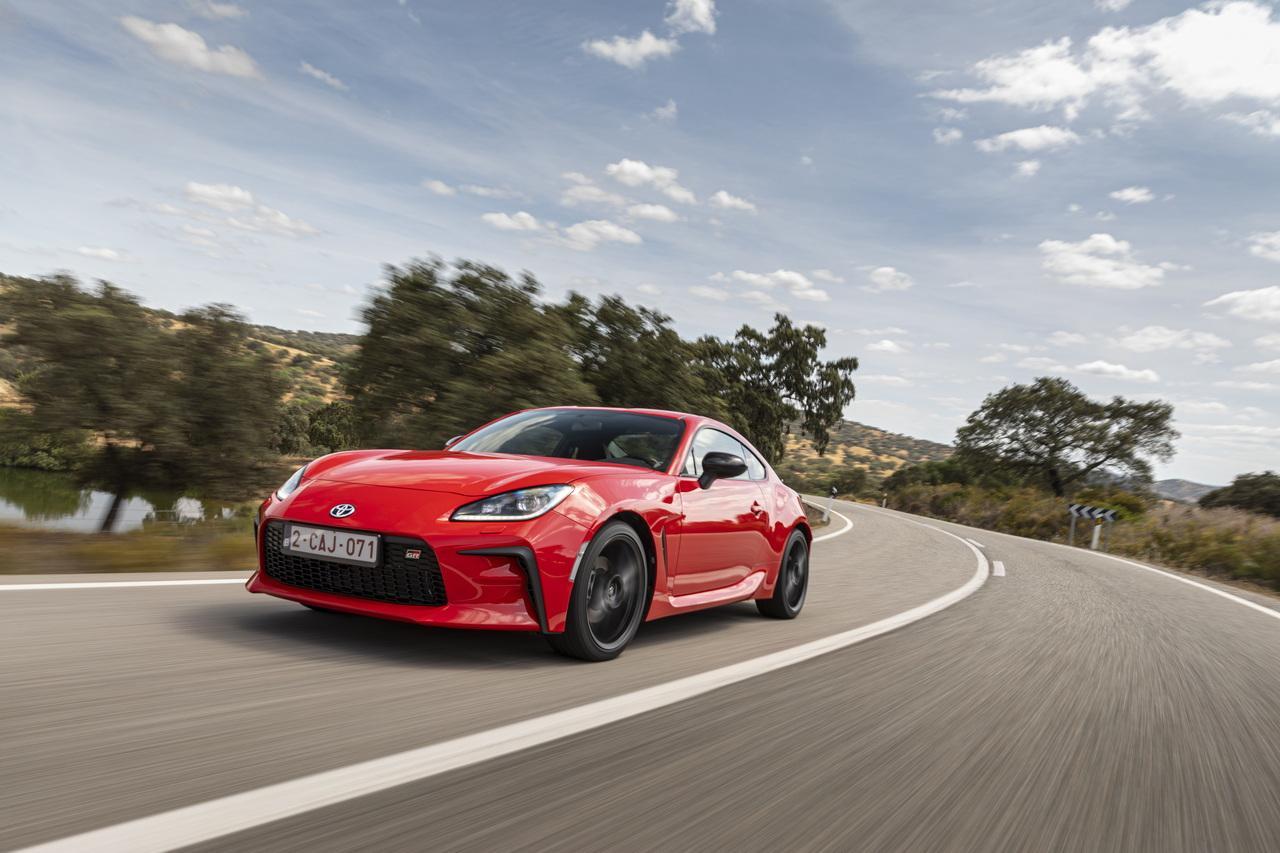 Best Daily Street Tires for Lightweight Sports Cars (GR86, BRZ, Miata)