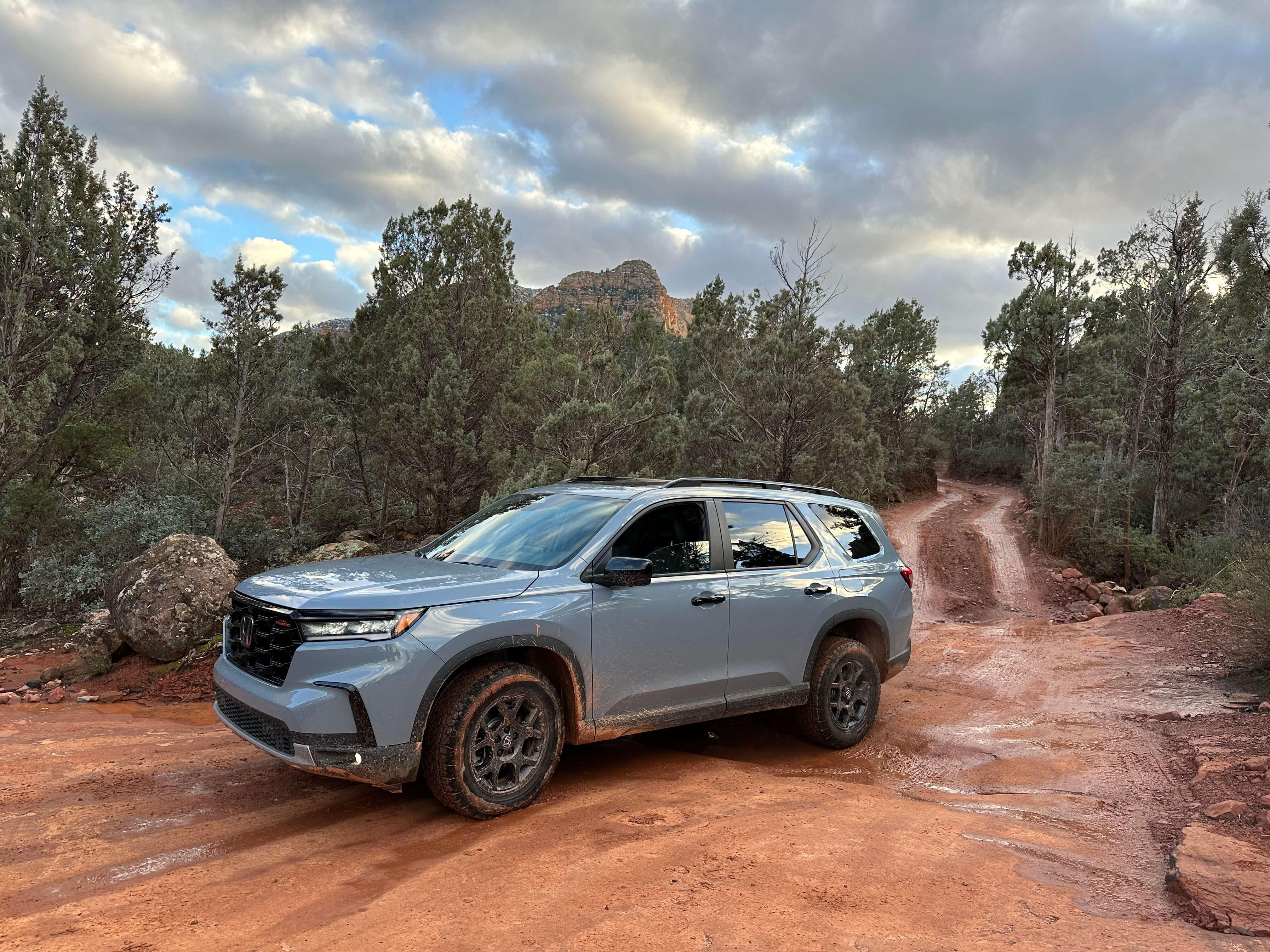 Best Tires for Honda Pilot (Quiet, Safe, and Long-Lasting Picks)