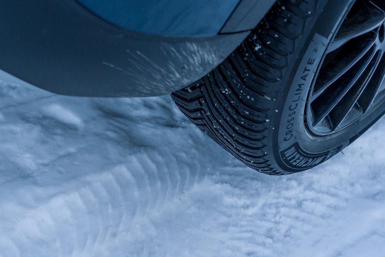 Michelin CrossClimate 2 directional tread pattern