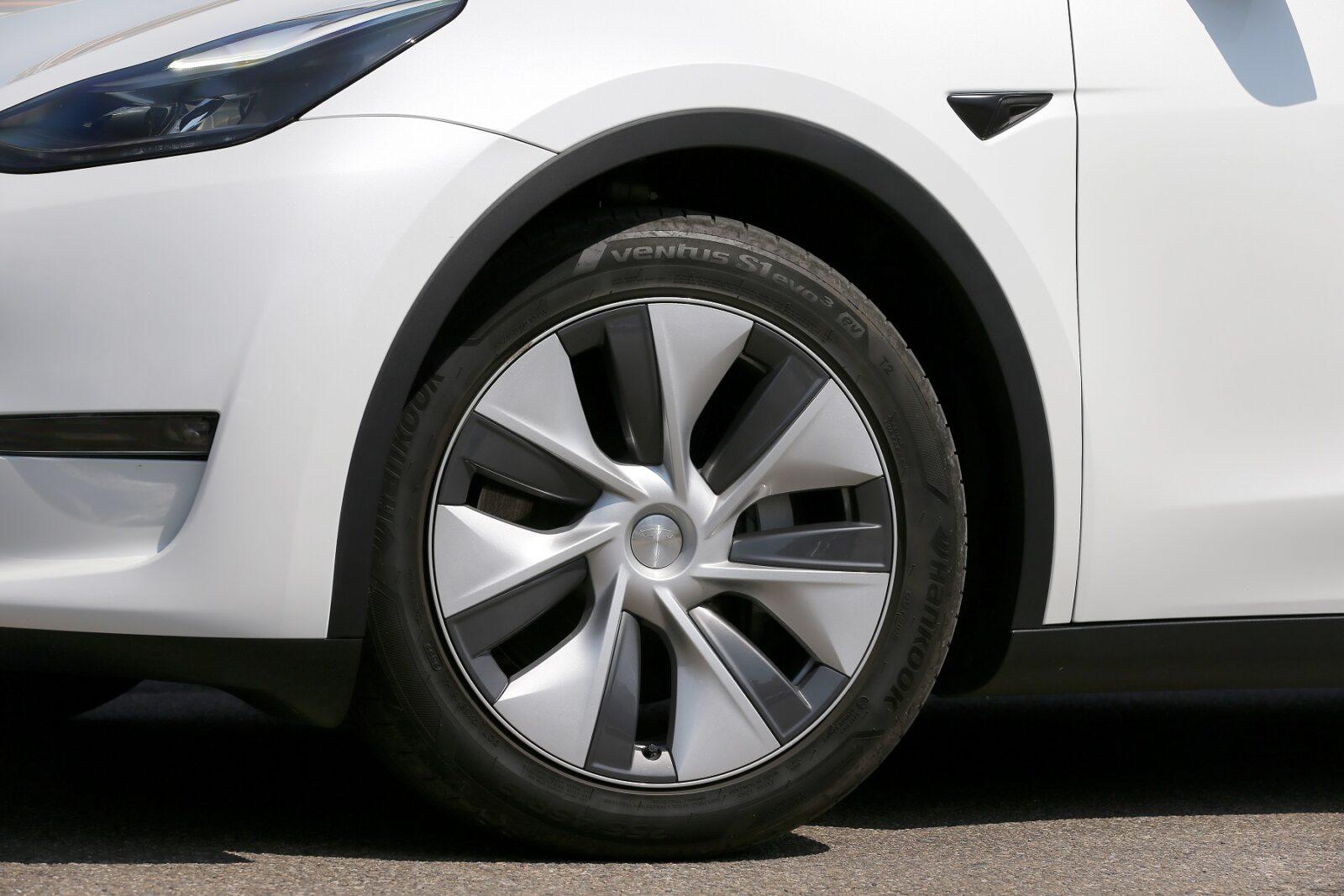 Best Tires for Tesla Model Y: Range, Comfort, and All-Weather Ranked