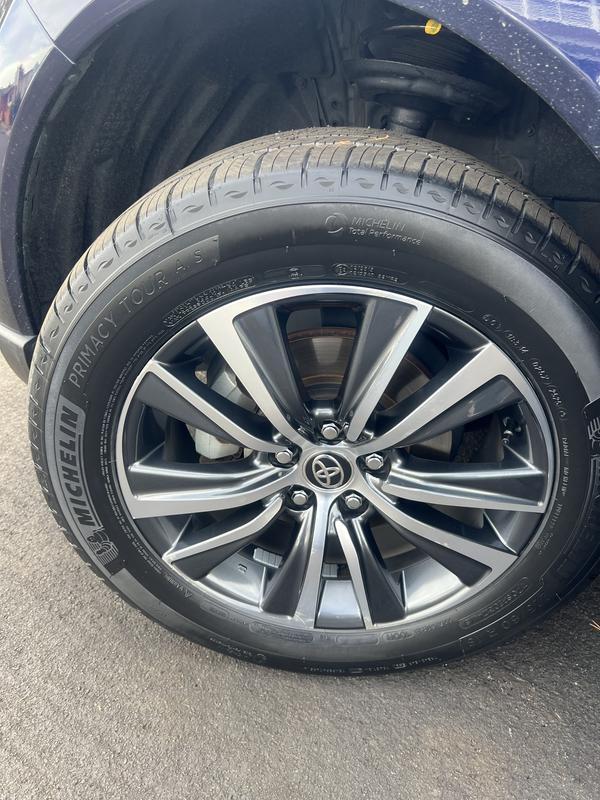 Michelin Primacy Tour A/S tire tread