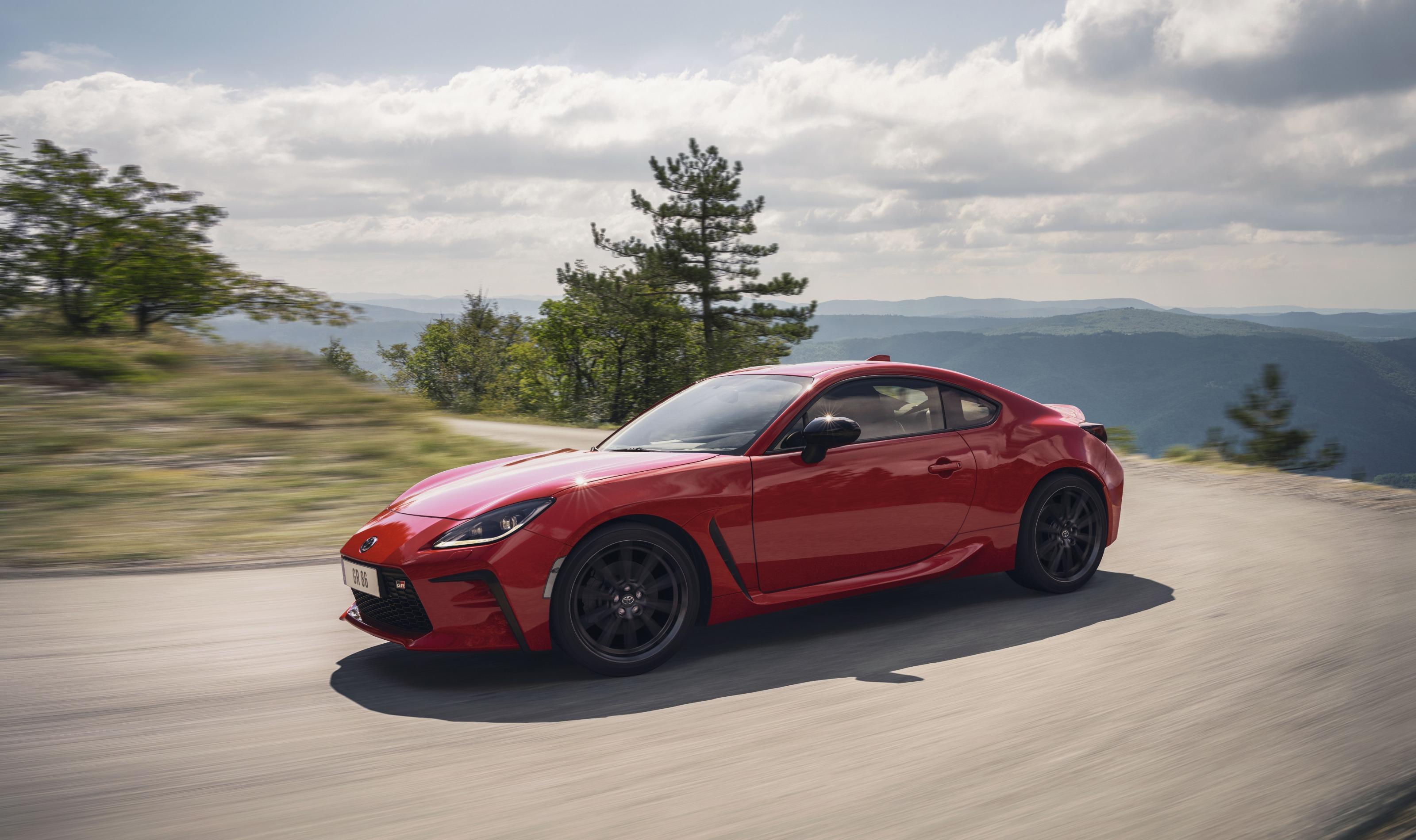 Toyota GR86 Michelin Tires: Factory Sizes, Upgrades, and What Each Gives Up